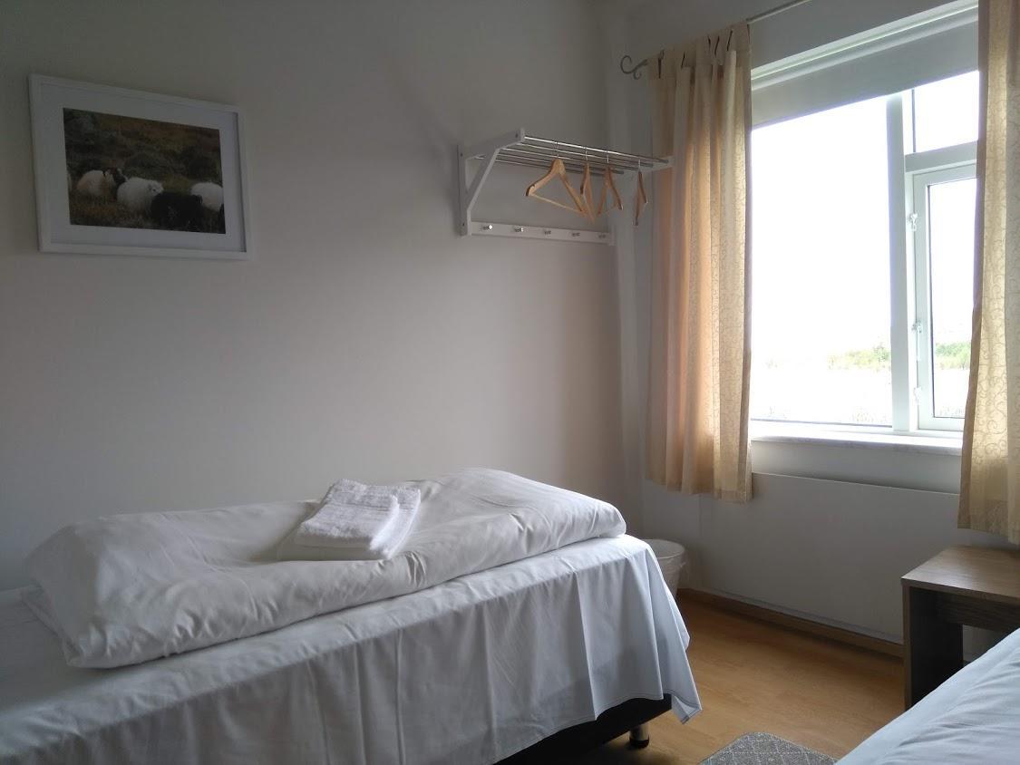 Glaesibaer 2 Guesthouse And Horsefarm Akureyri Extérieur photo