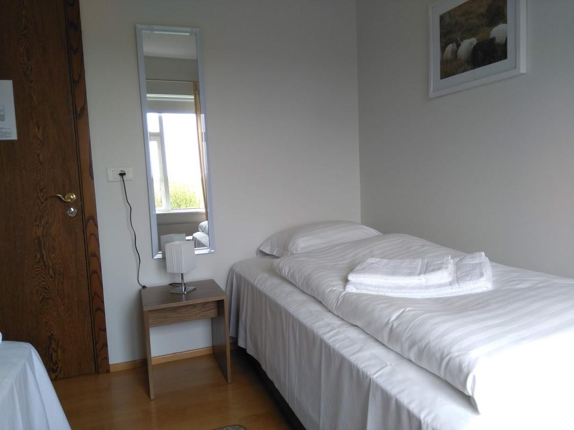 Glaesibaer 2 Guesthouse And Horsefarm Akureyri Extérieur photo